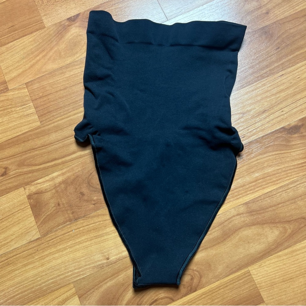 SKIMS SEAMLESS SCULPT HIGH WAIST THONG NWOT - ONYX